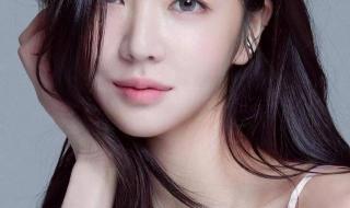 胸大的美女 胸大的美女